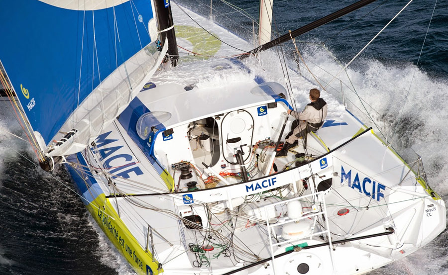 François Gabart sur MACIF remporte le Vendée Globe 2013 - Guelt Nautic