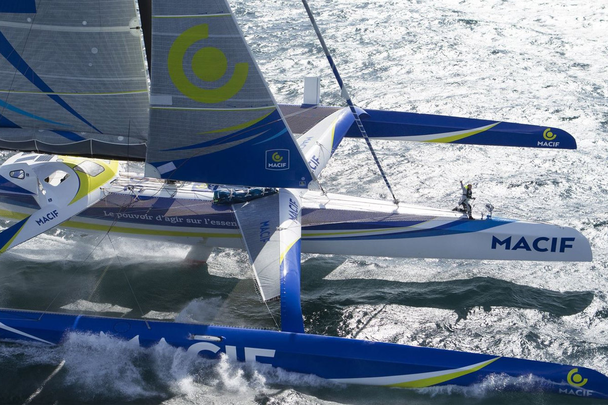 François Gabart sur le maxi trimaran Macif pendant son tour du monde 2017